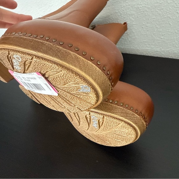 NEW Dansko Shayna Heeled Calf Leather Chelsea Clogs Boot Side Zip - Picture 9 of 13